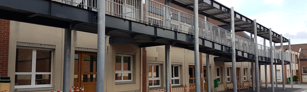 Passerelle du Collège Sainte Marie de Linselles